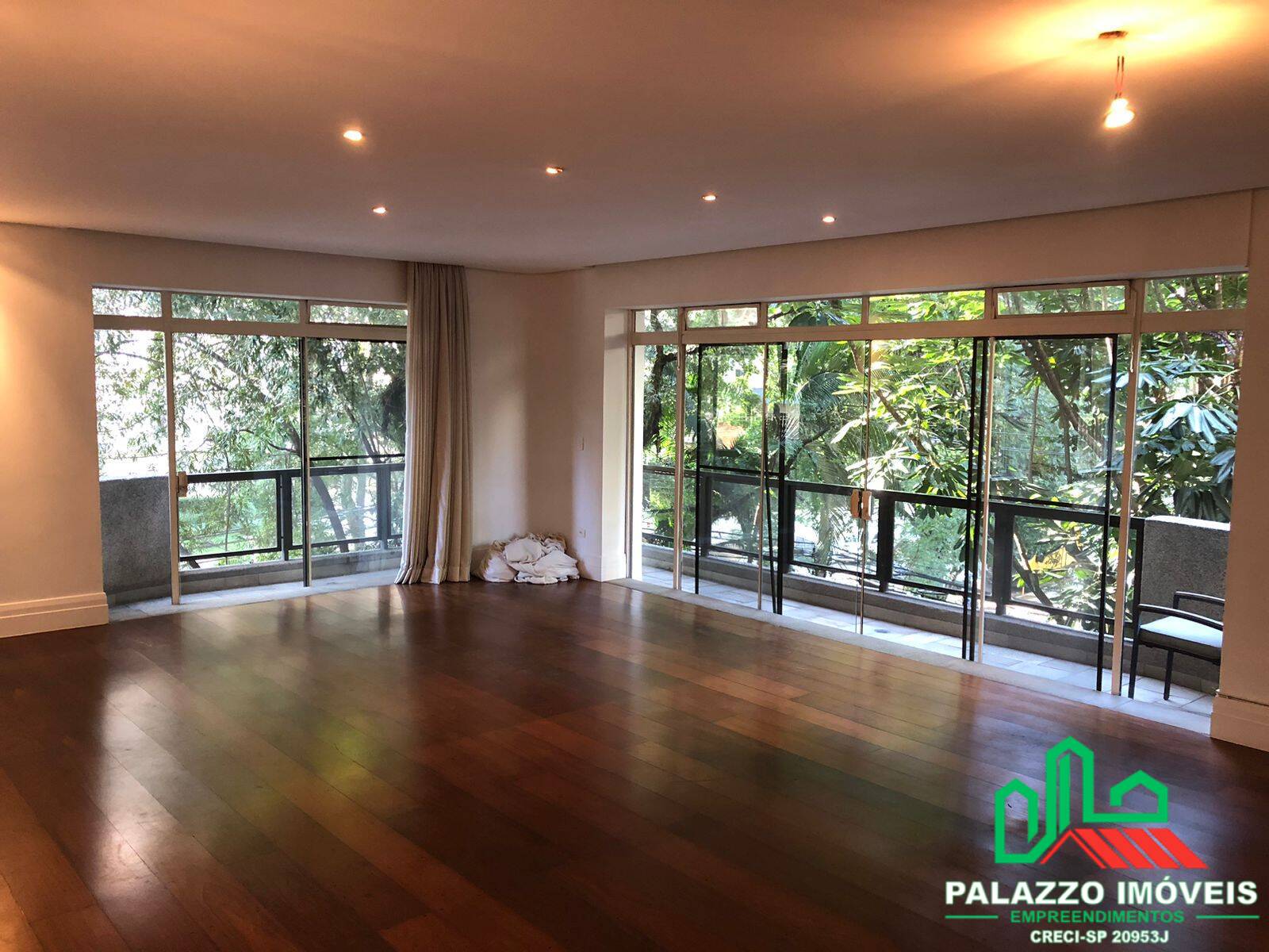 Apartamento, 3 quartos, 245 m² - Foto 1